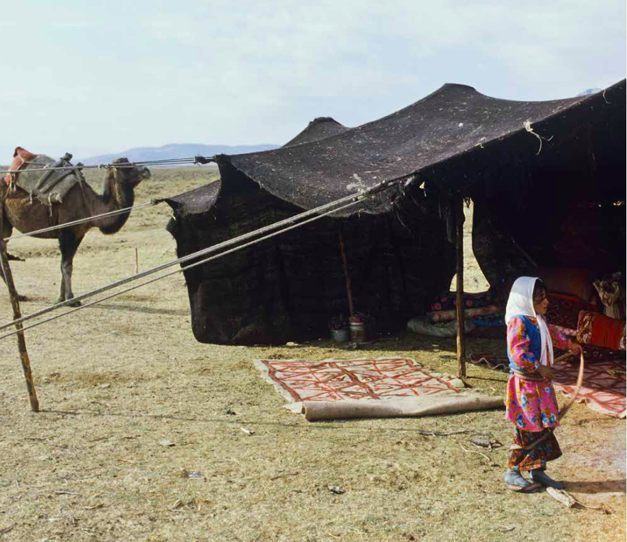 Goat hair black tent belonging to Sachikara Turkmen tribe. Kahramanmarash, Eastern Turkey, 1980s, Photo by Josephine Powell, Suna Kıraç Foundation